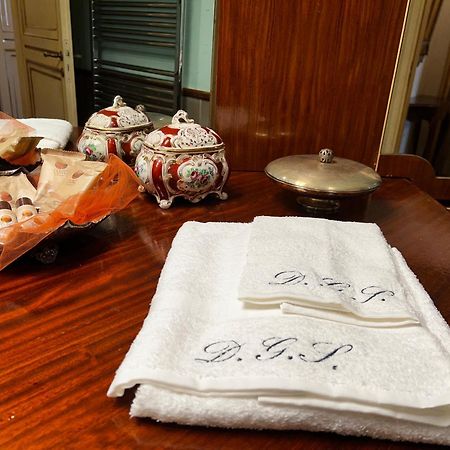 Donna Guia Suite Palermo Exterior photo