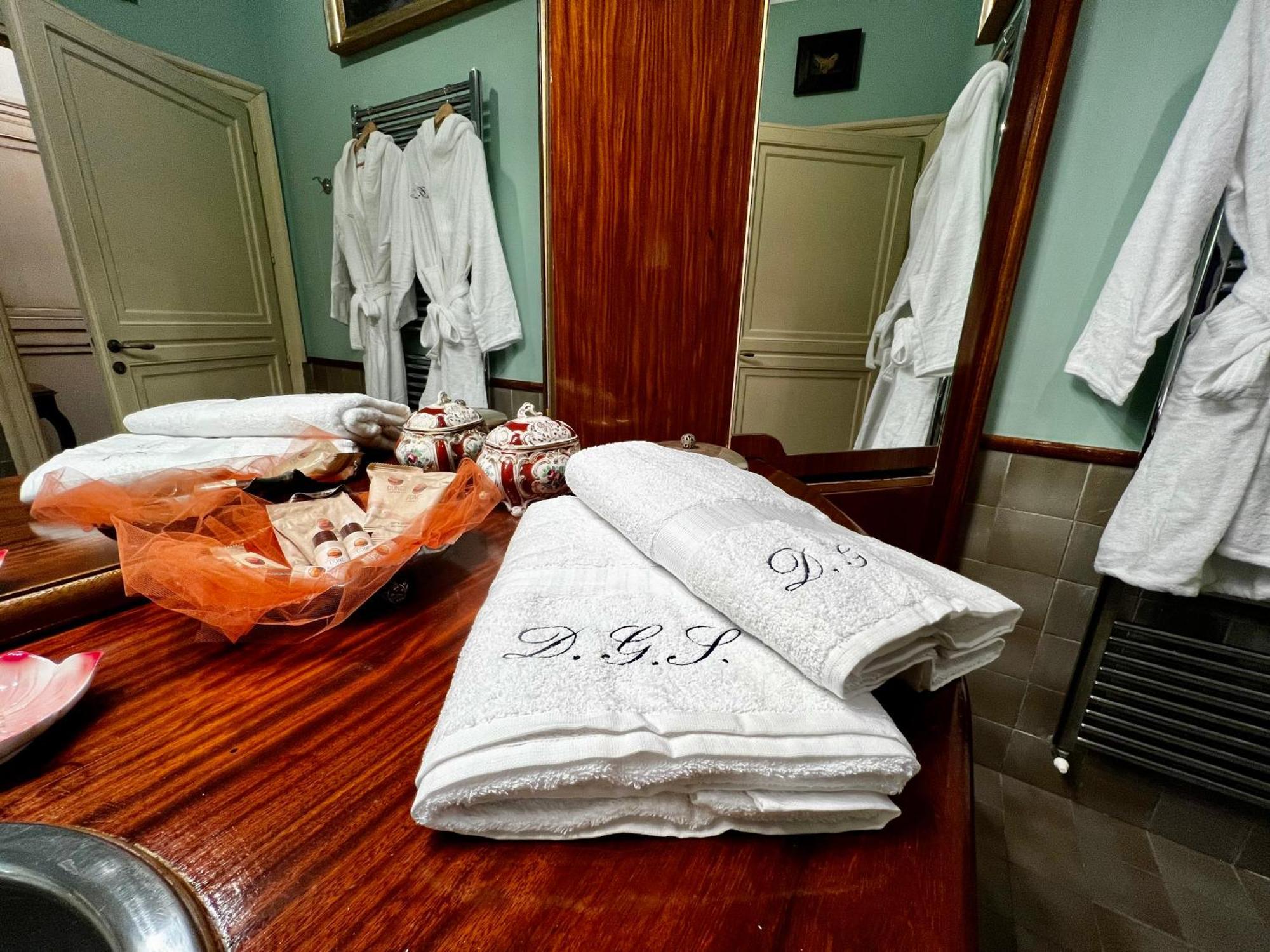 Donna Guia Suite Palermo Exterior photo