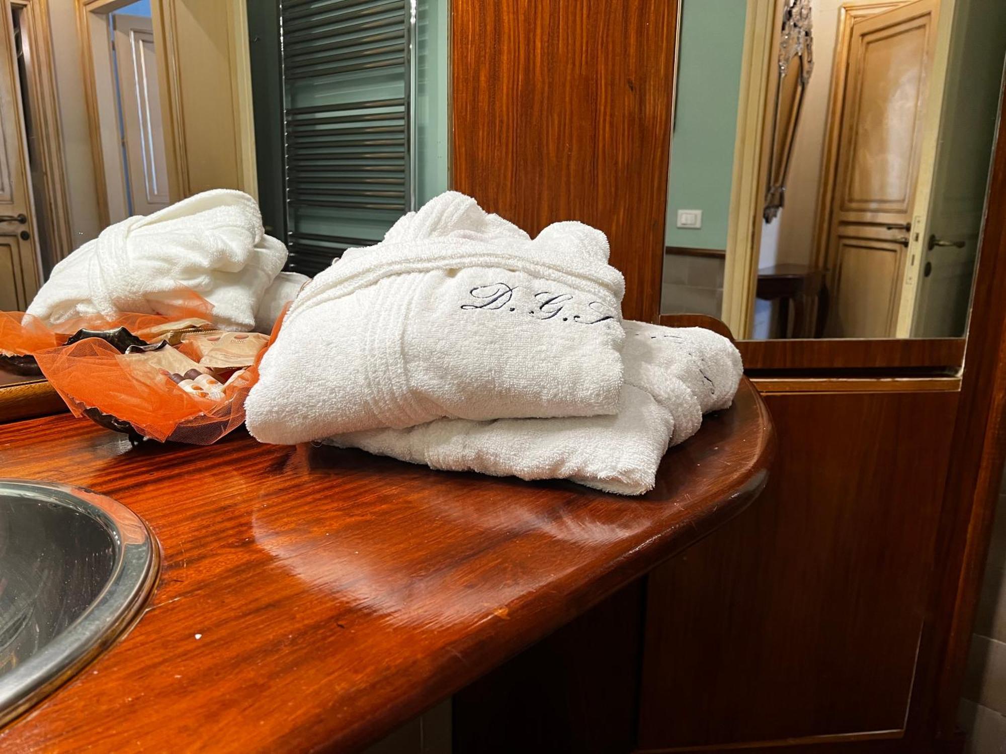 Donna Guia Suite Palermo Exterior photo