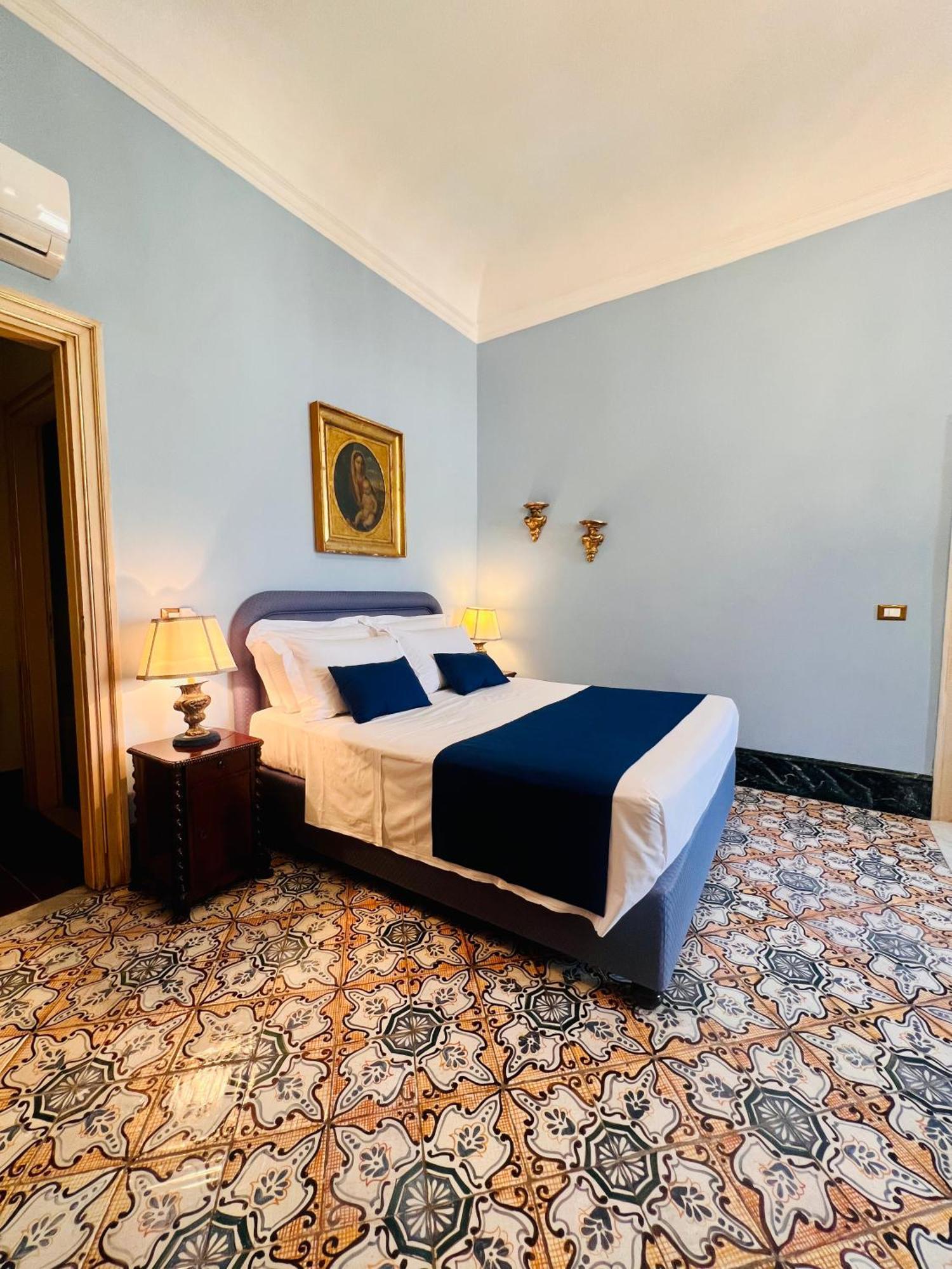 Donna Guia Suite Palermo Exterior photo