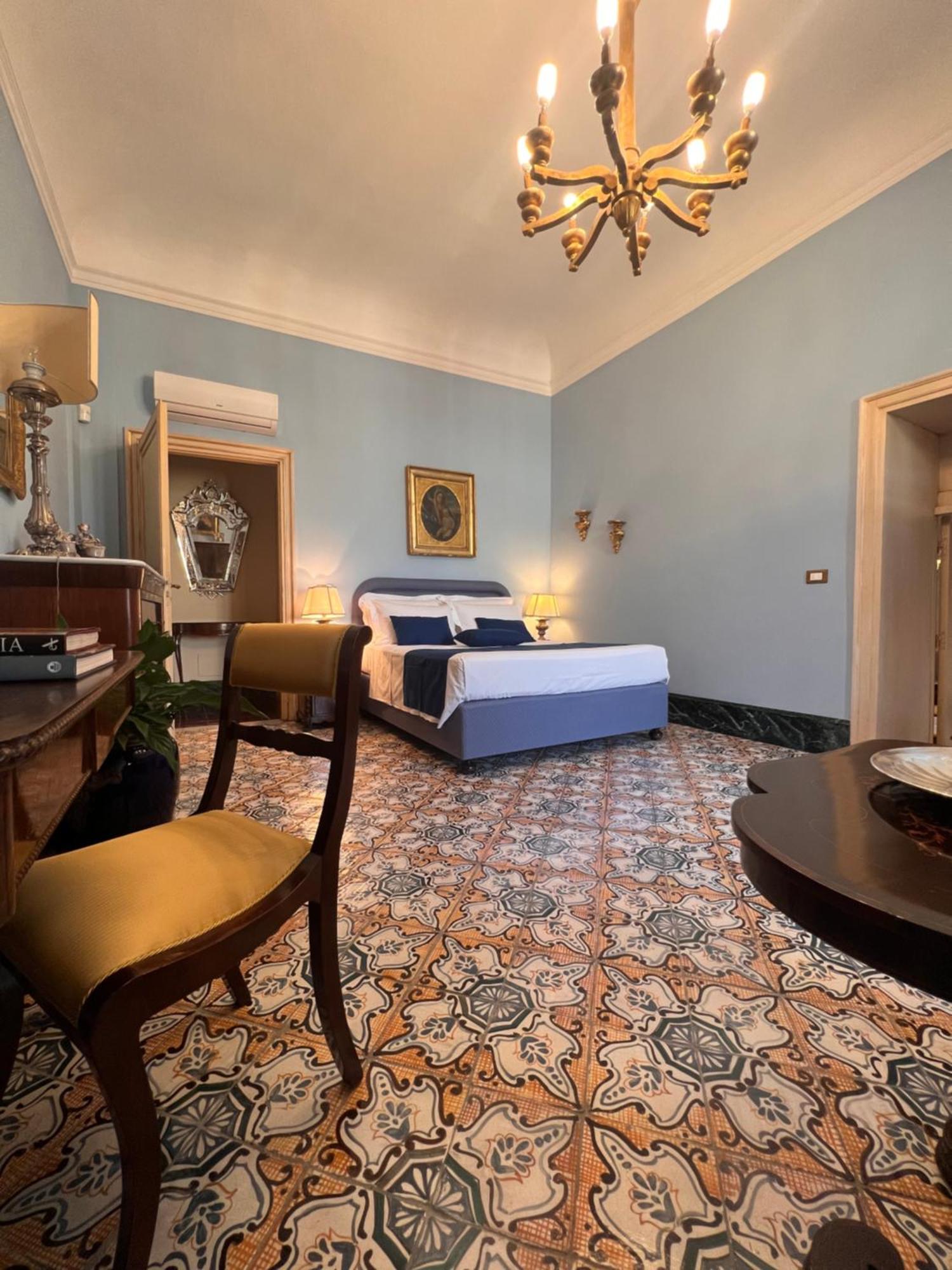 Donna Guia Suite Palermo Exterior photo