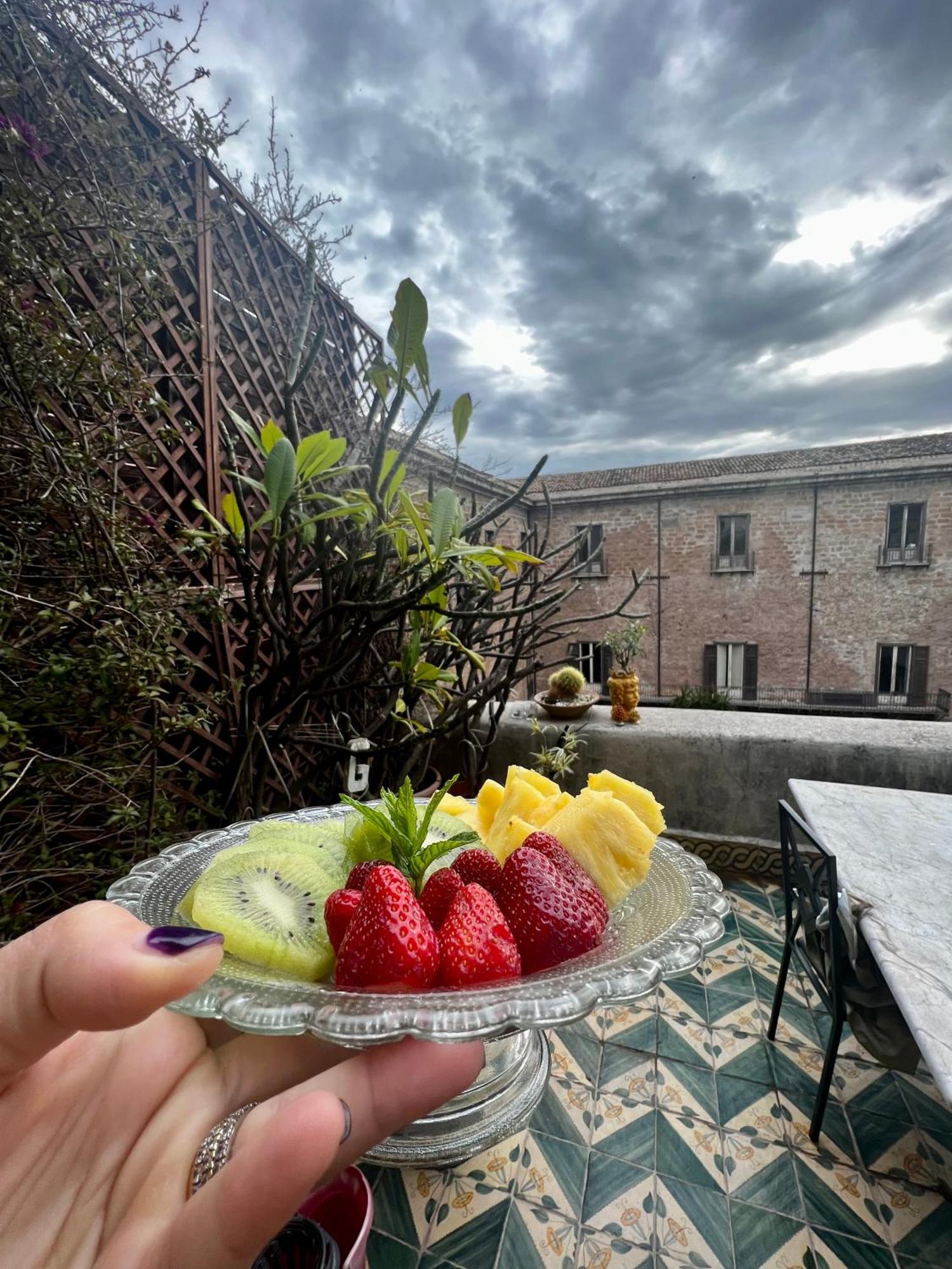Donna Guia Suite Palermo Exterior photo